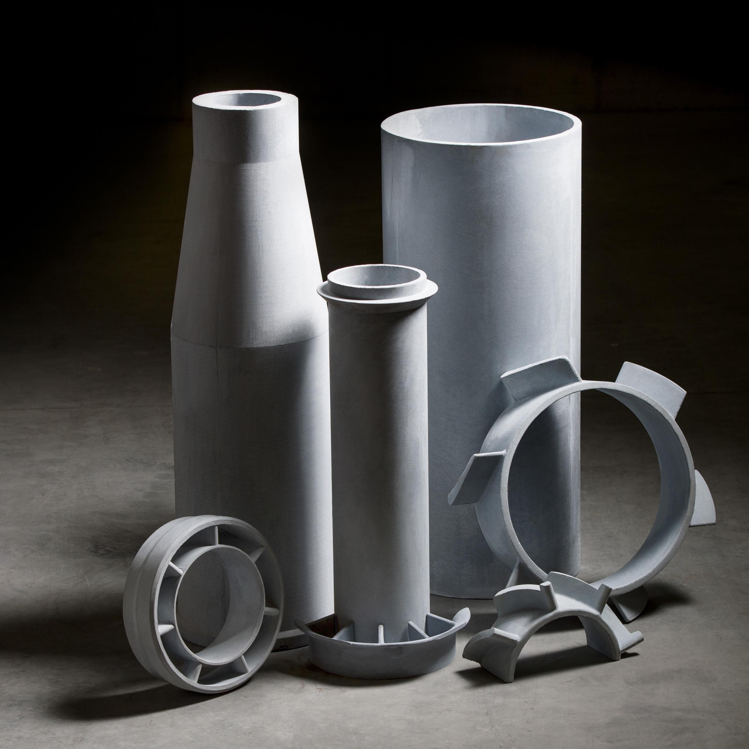 Display of cylindrical and spherical dust collector components